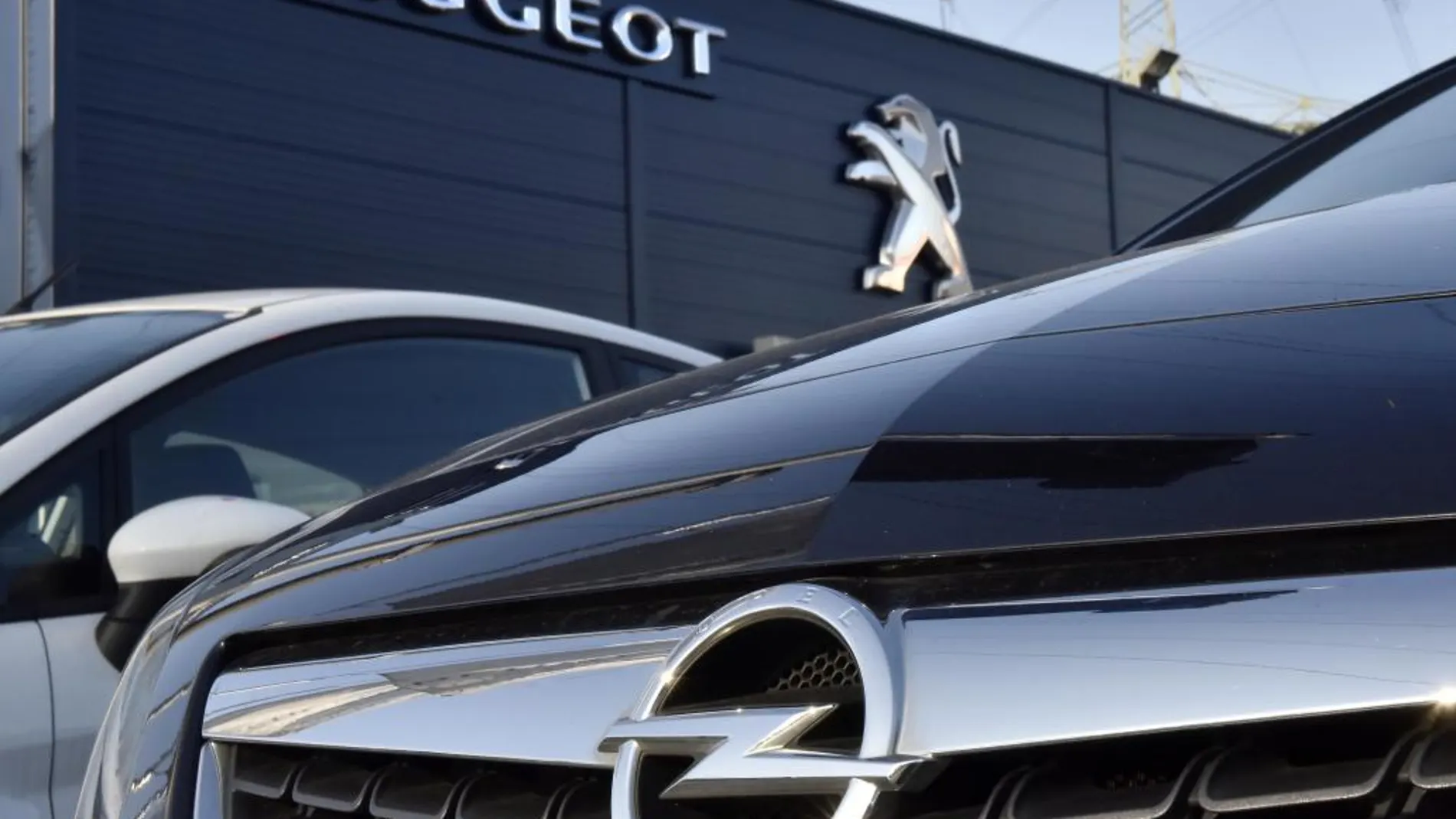El grupo PSA estudia la compra de Opel en Europa