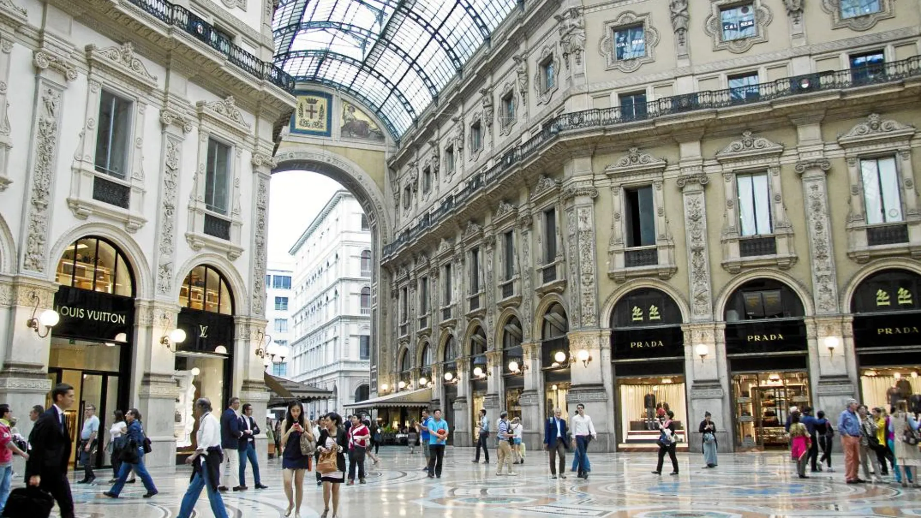 La galería Vittorio Emanuele II es uno de los lugares emblemáticos de Milán