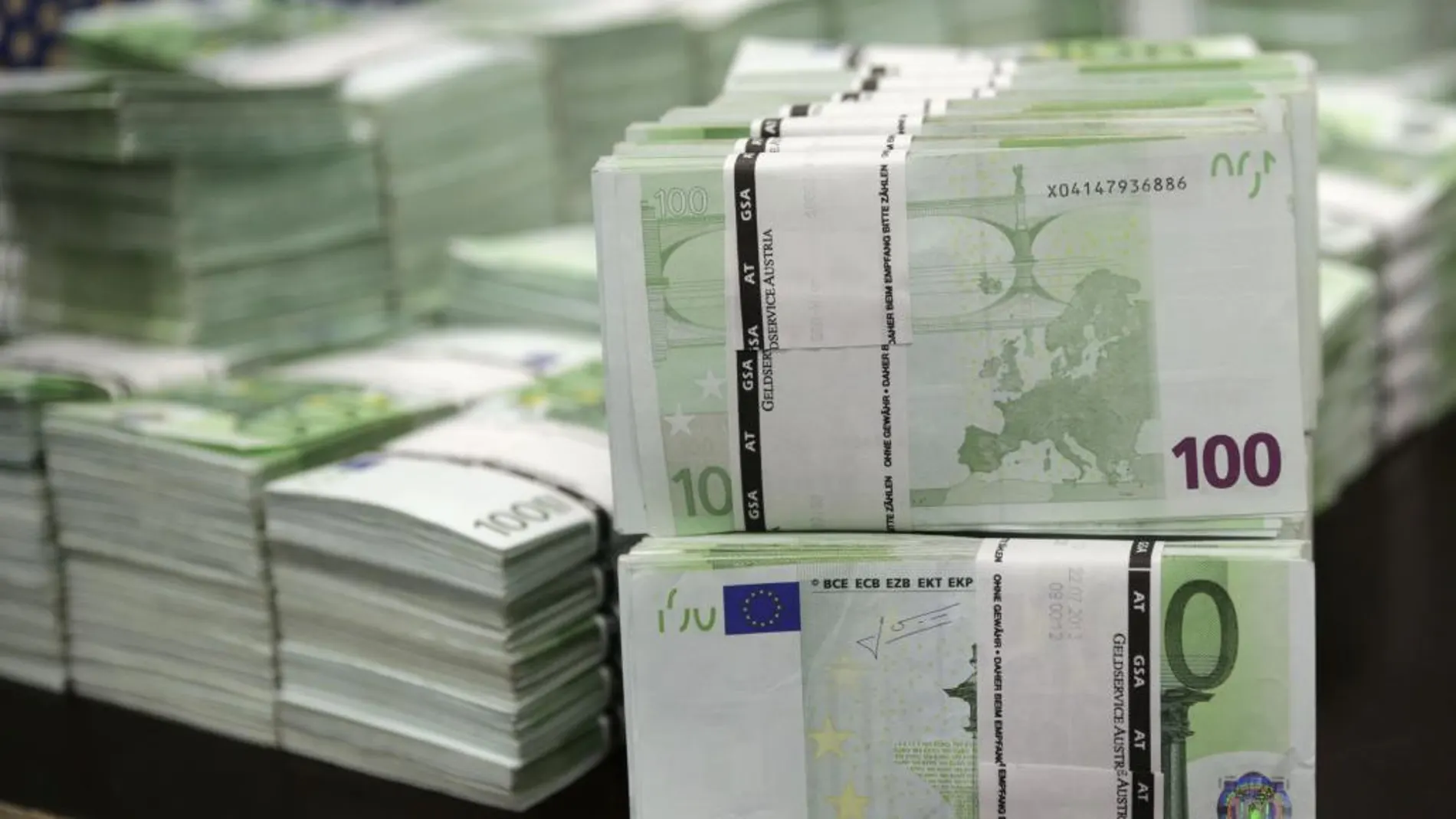 El número de billetes de 100 euros puestos en circulación marcó un nuevo mínimo histórico