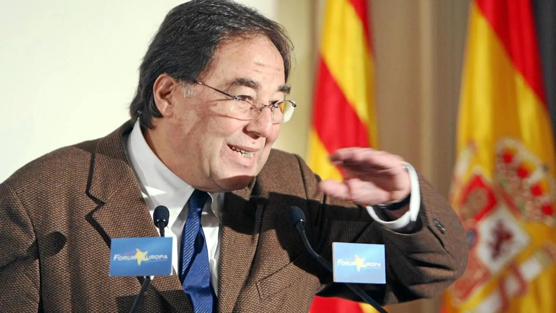 El catedrático subraya que la Constitución no contempla la suspensión de la autonomía