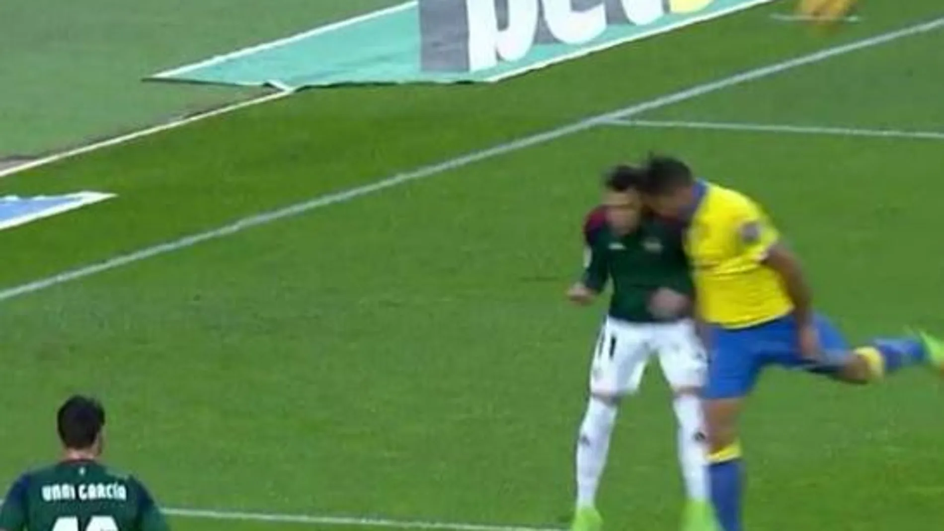 Momento del choque entre Berenguer y David Simón