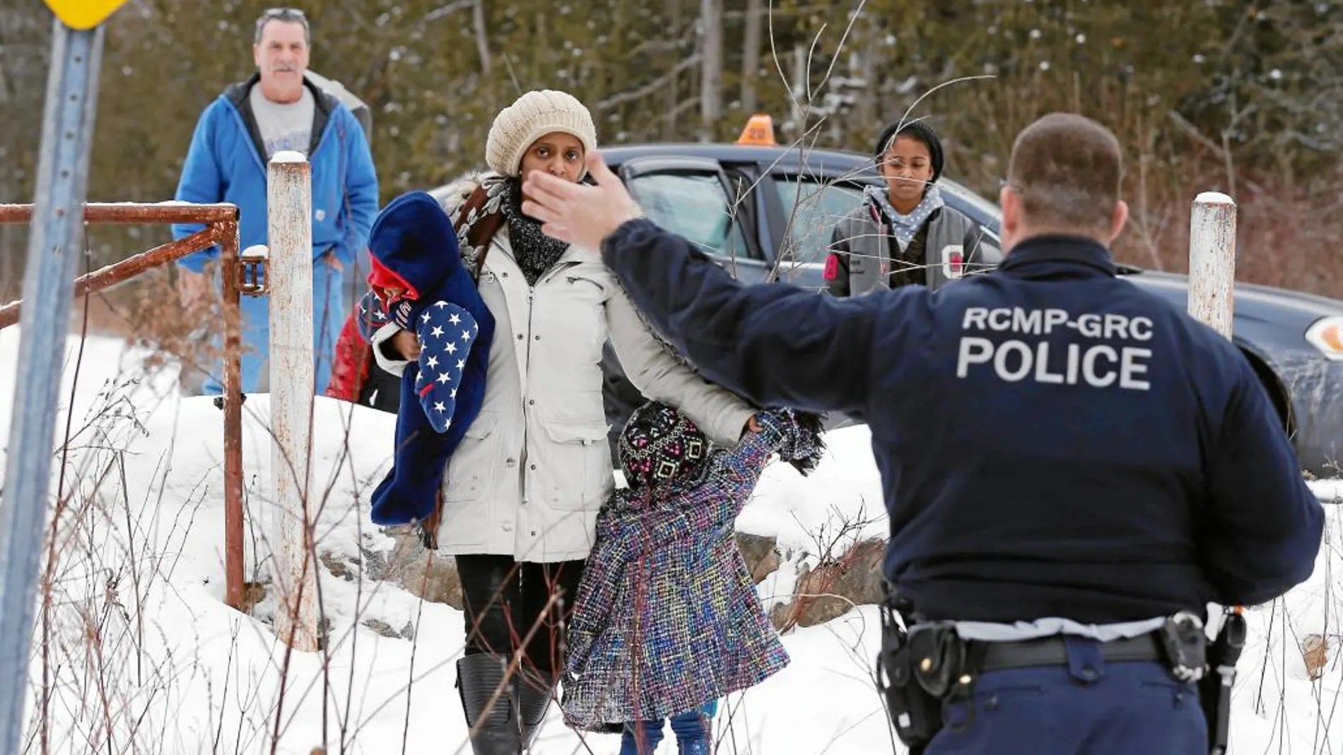 Cientos de refugiados han cruzado a Canadá desde EE UU buscando protección