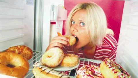 Una de las maneras que tiene nuestro organismo de calmar la ansiedad es a través de la comida.