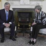 Theresa May recibe al presidente del Parlamento Europeo (PE), Antonio Tajani en Londres (Reino Unido).