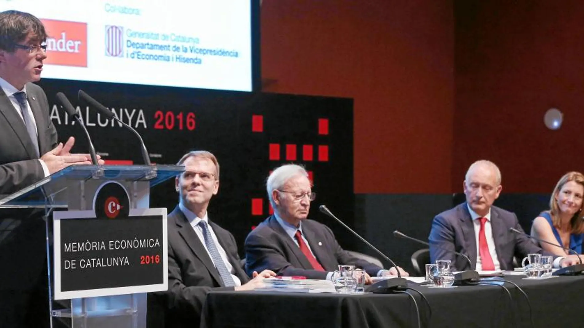 Puigdemont, ayer, durante su intervención en la presentación de la Memoria Económica de Cataluña 2016