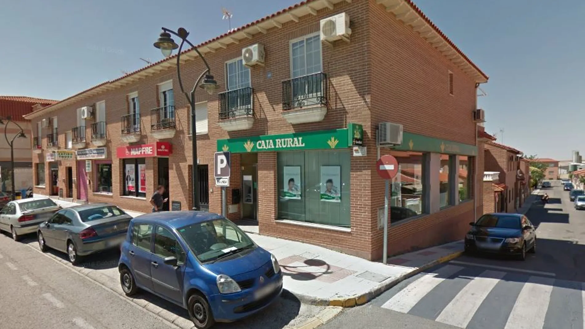 Dos encapuchados atracan a punta de pistola una oficina bancaria de Toledo