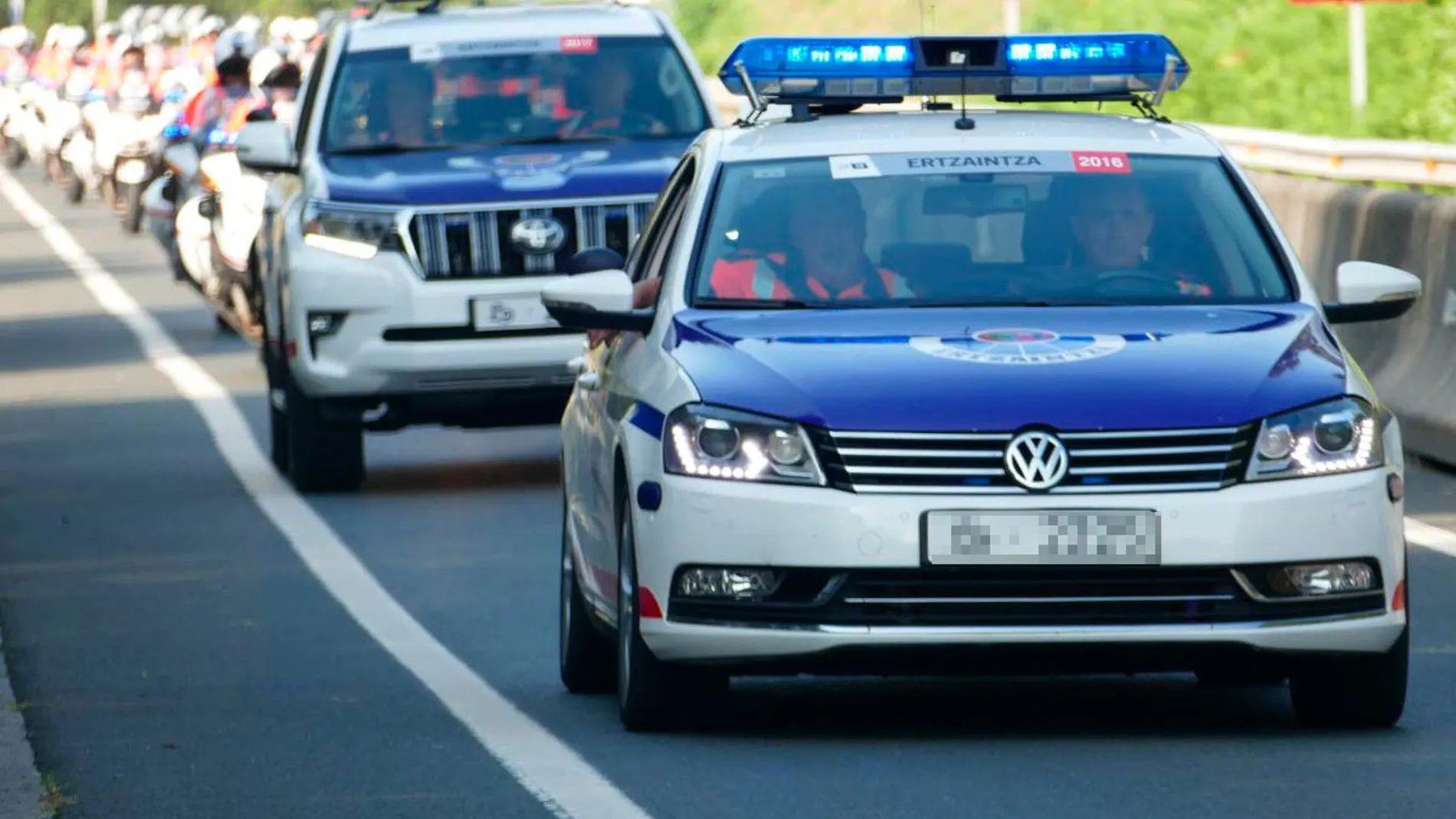 Cinco jóvenes de entre 16 y 18 años propinan una paliza a un hombre en Bilbao para intentar robarle