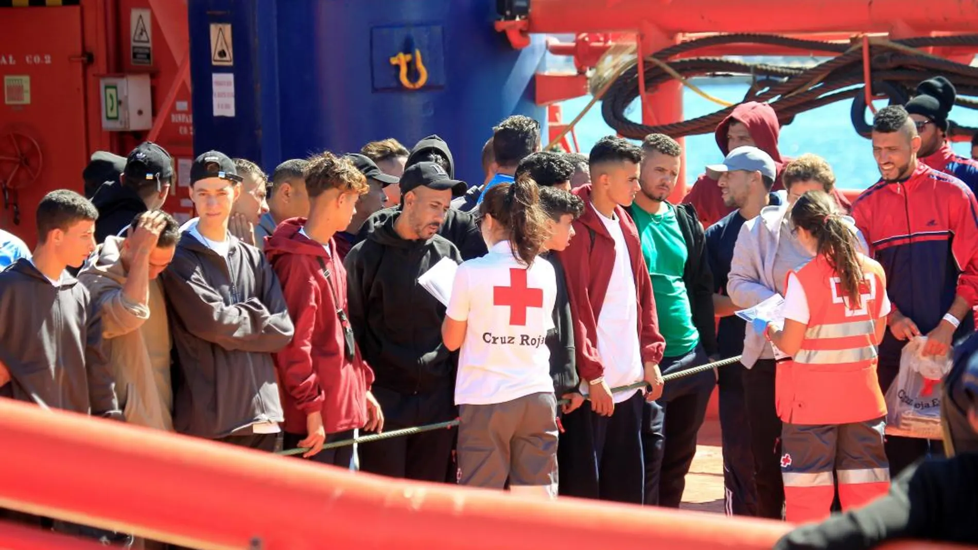 Trasladan a 271 migrantes a las costas andaluzas durante el fin de semana