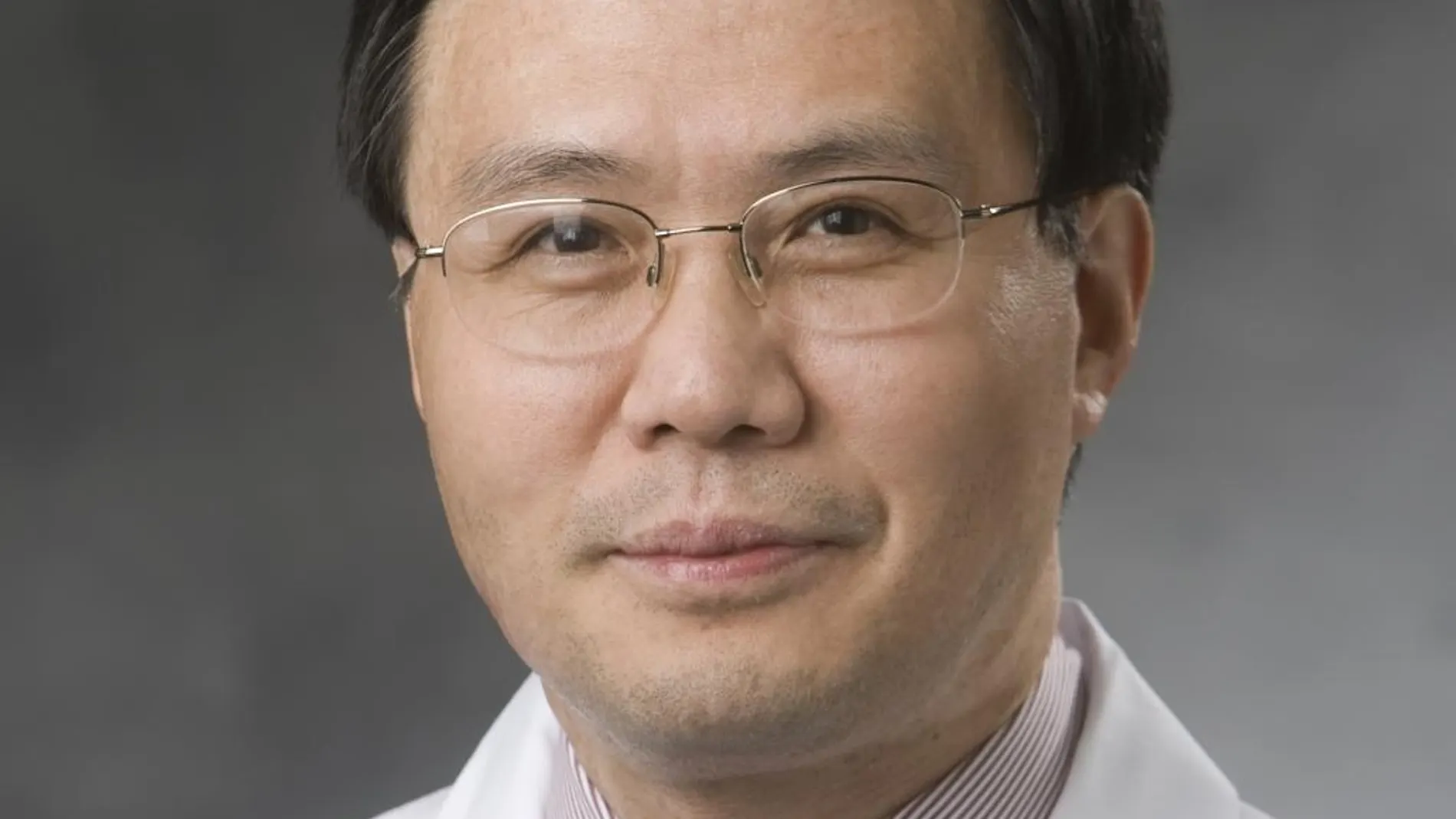 Yong-hui Jiang, profesor asociado de Pediatría y Neurobiología en Duke y uno de los coautores del estudio