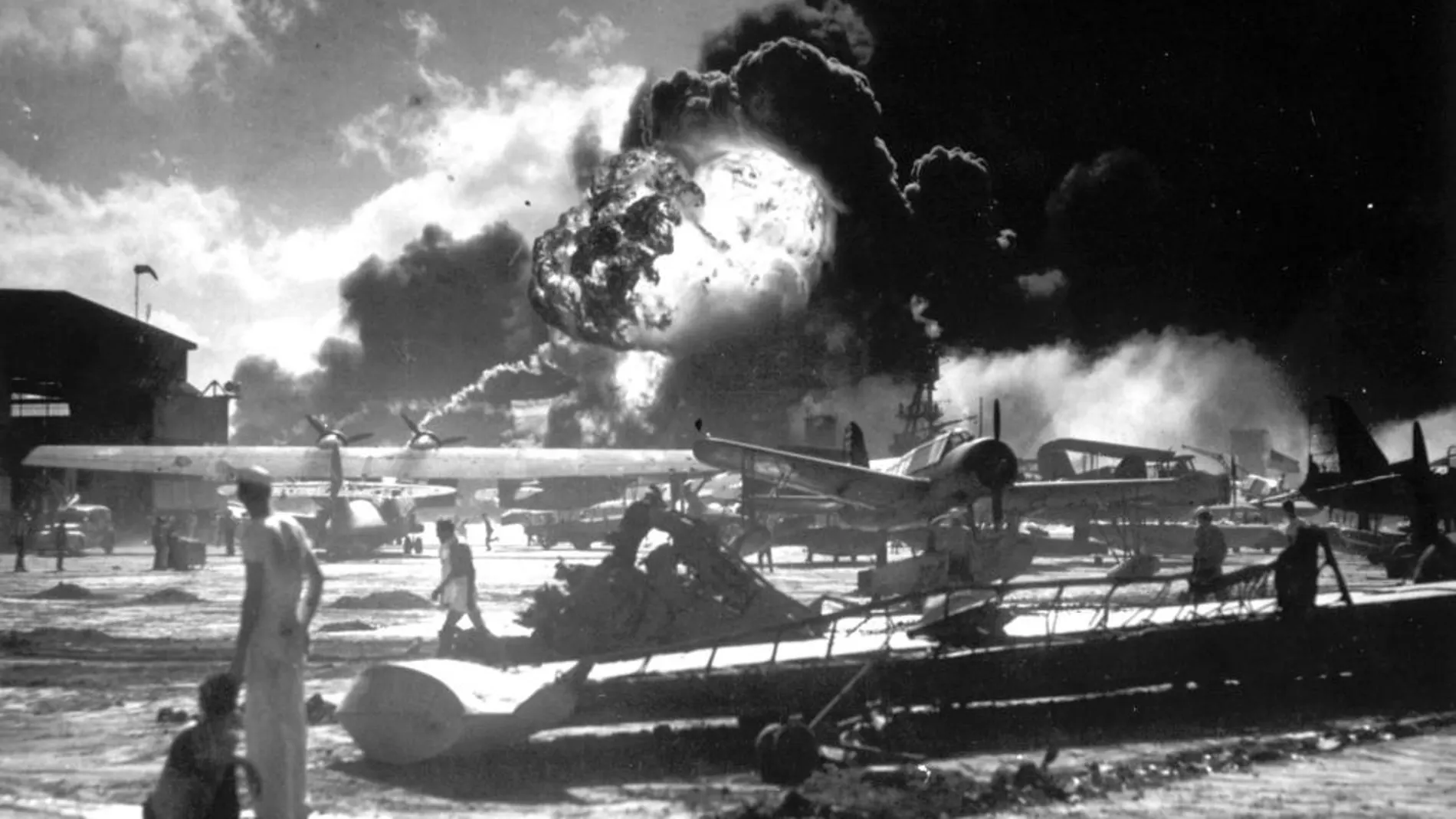 EN EL INFIERNO. El plan de ataque a la base naval en Hawái, capitaneado por el almirante Yamamoto, se realizó en dos oleadas