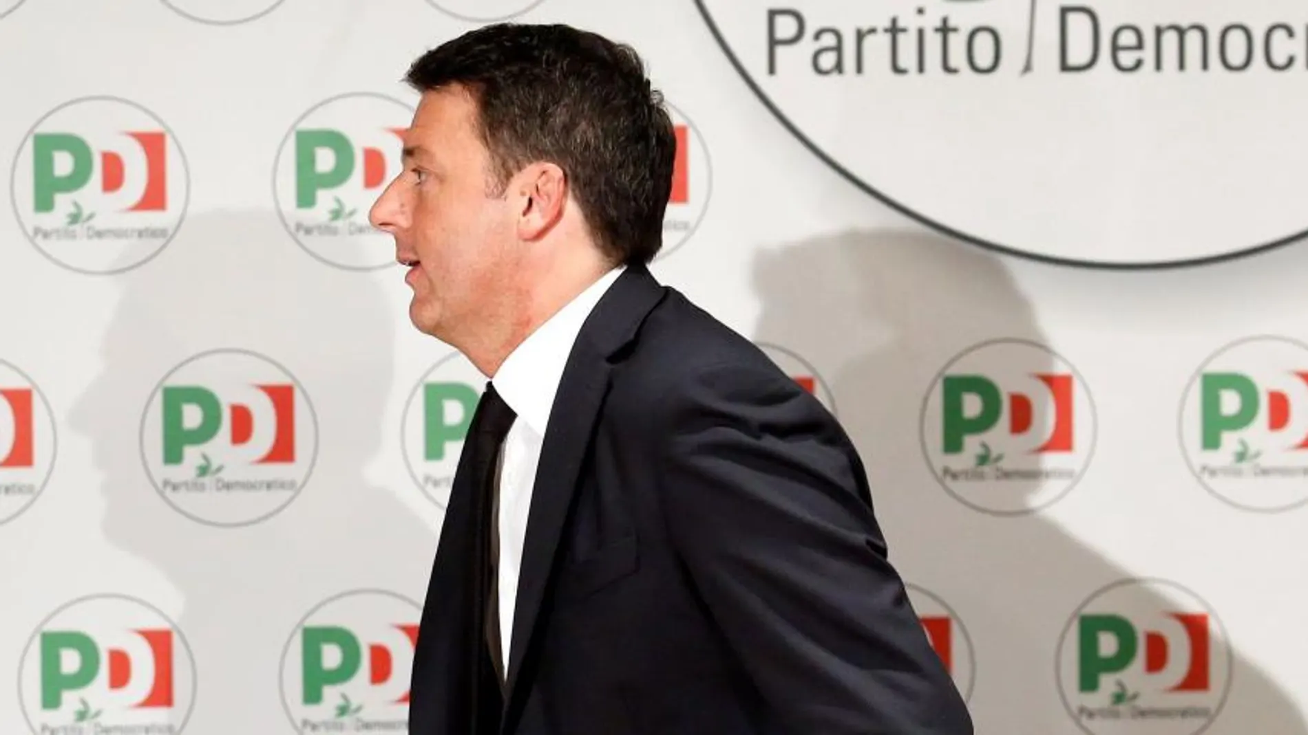 Matteo Renzi, tras la rueda de prensa en la que ha anunciado su dimisión. REUTERS/Remo Casilli