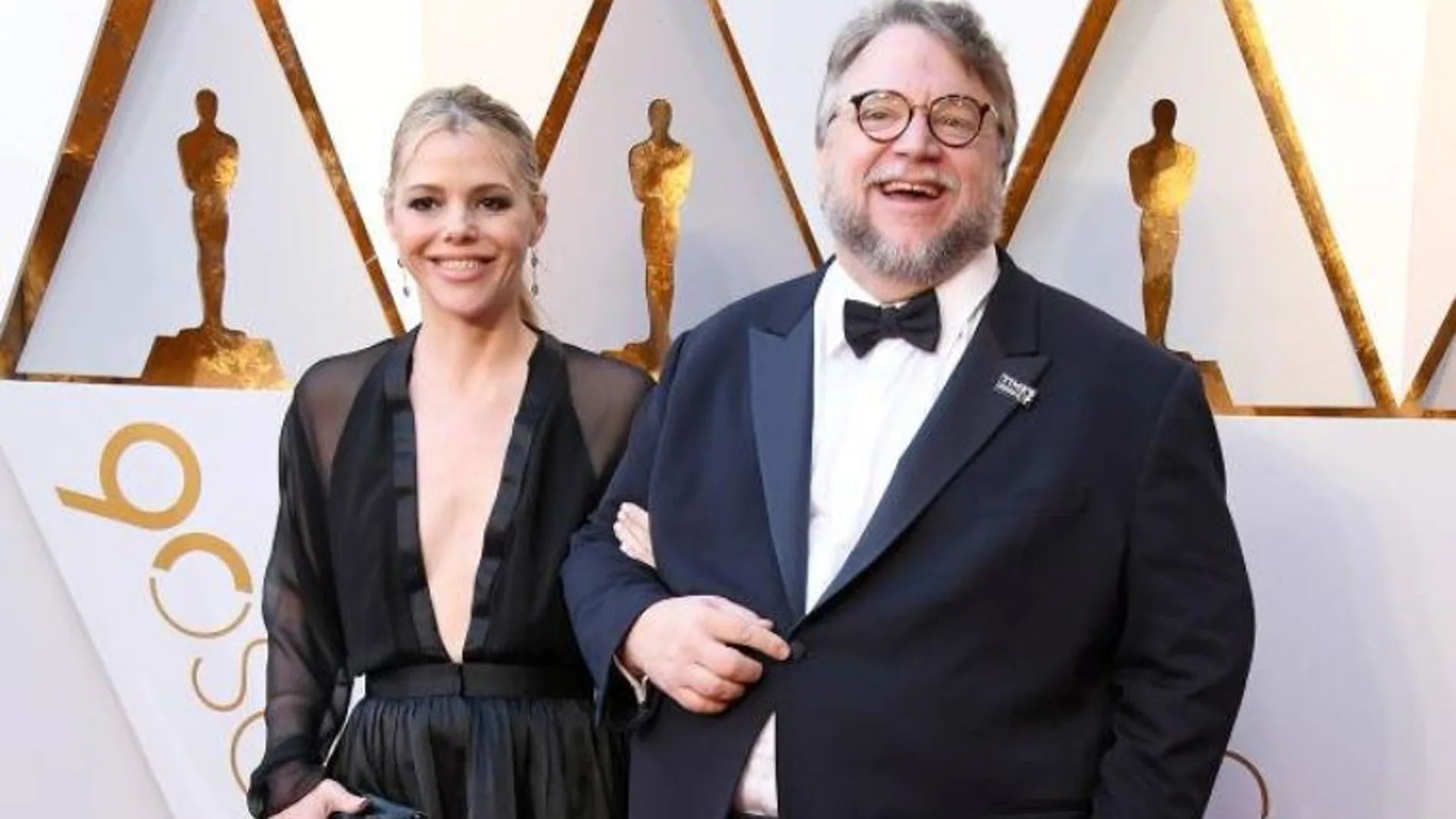 La escritora Kim Morgan acompañó a Guillermo del Toro en la ceremonia del Oscar 2018