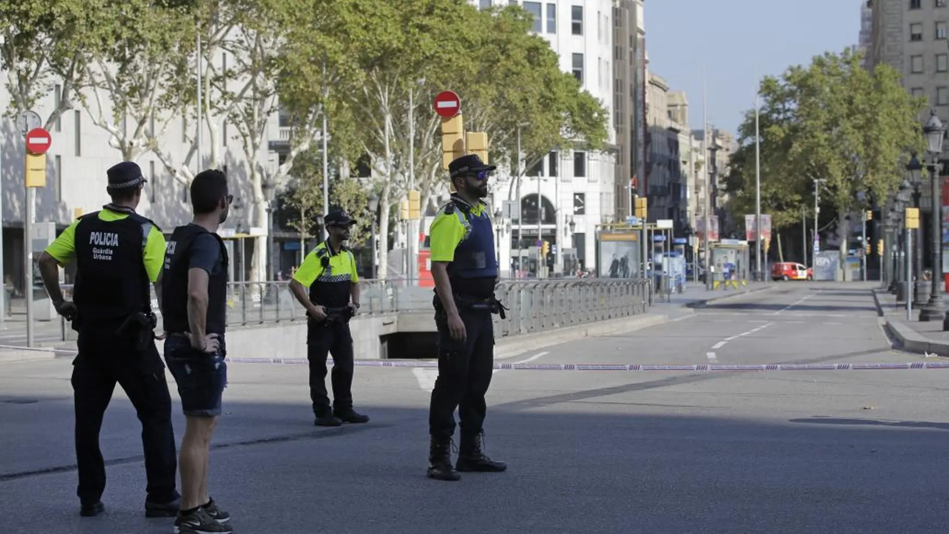 Policías en Barcelona.