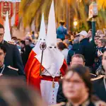 Las calles del distrito Marítimo de Valencia se llenan de recogimiento y devoción con las procesiones de la Semana Santa Marinera