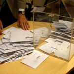 Recuento de votos obtenido hasta este viernes 23 de septiembre de 2016, en Montevideo de los 1.602 ciudadanos gallegos y los 62 vascos que están habilitadas para ejercer su derecho a voto