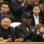 El líder norcoreano recibió a los malabaristas del baloncesto, con Dennis Rodman