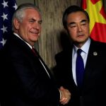 Los responsables de Asuntos Exteriores de Estados Unidos y China, Rex Tillerson y Wang Yi