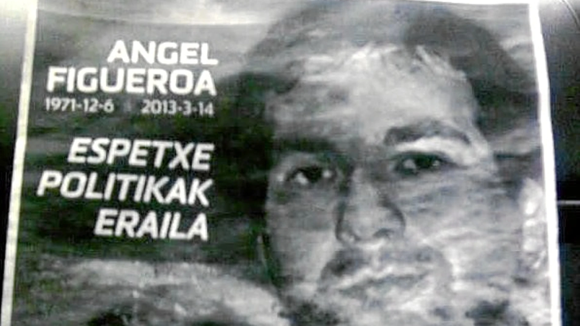 Reproducción del cartel de homenaje al etarra fallecido, Ángel Figueroa, con el que se ha inundado la localidad navarra de Lesaka