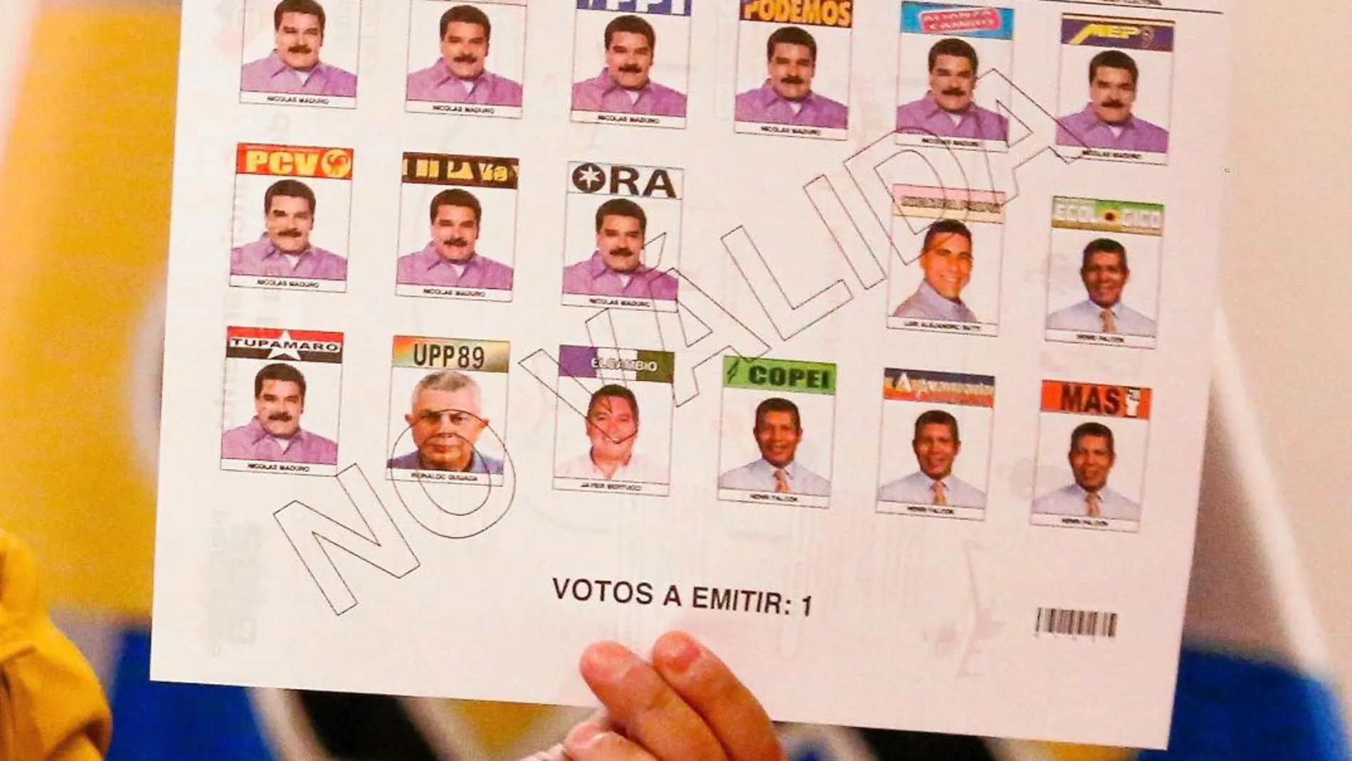 Nicolás Maduro acapara la papeleta electoral presentada ayer por el Consejo Nacional Electoral (CNE)