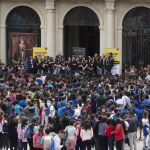 2.000 alumnos de la Comunidad Valenciana, ayer, en un acto de compromiso contra el bullying