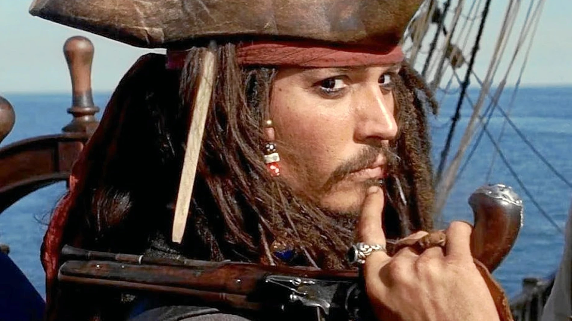 ¿Al abordaje? Johnny Depp volvió a poner de moda a los bucaneros en el cine con la primera entrega de «Piratas del Caribe», en 2003, una saga que ya prepara su quinto capítulo