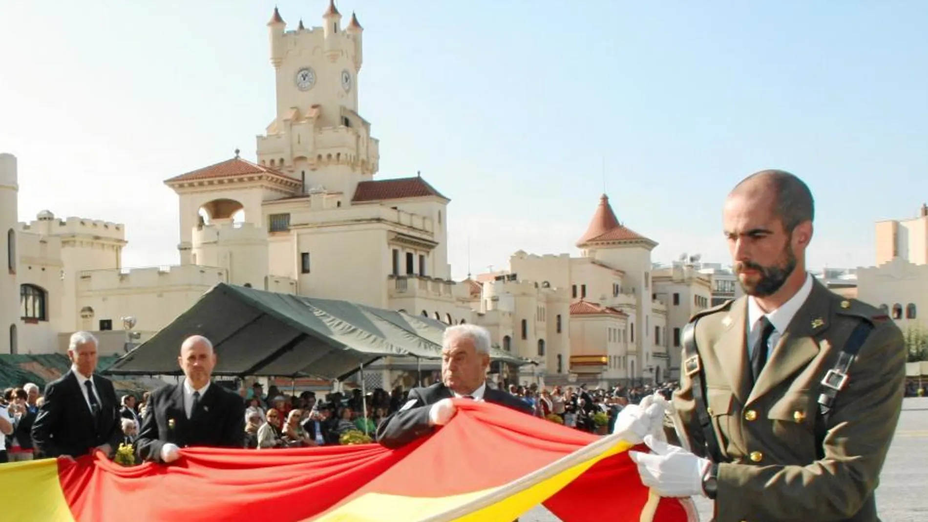 En el año 2015 tuvo lugar en el Cuartel General del Bruc la mayor jura de bandera del año, en la que juraron lealtad a España 600 personas / Efe