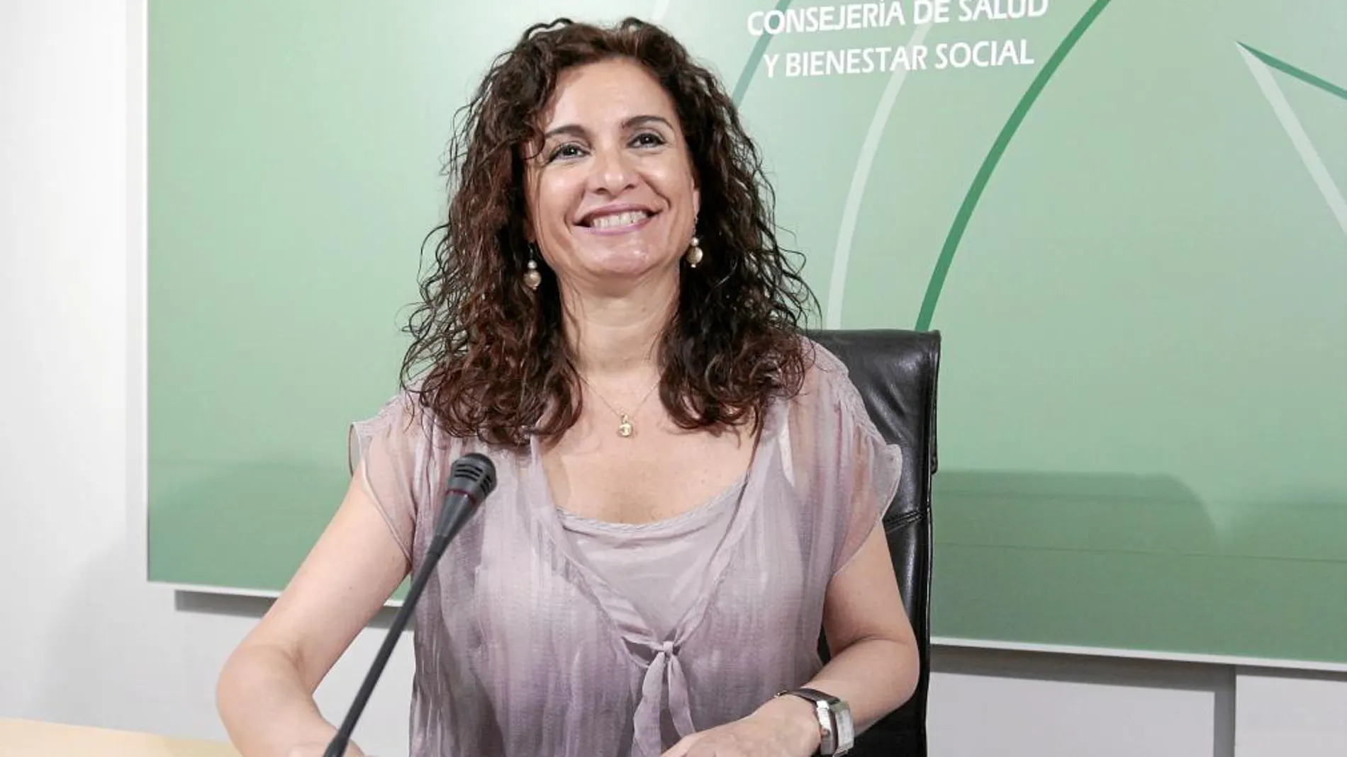 María Jesús Montero vuelve a estar señalada por los sindicatos