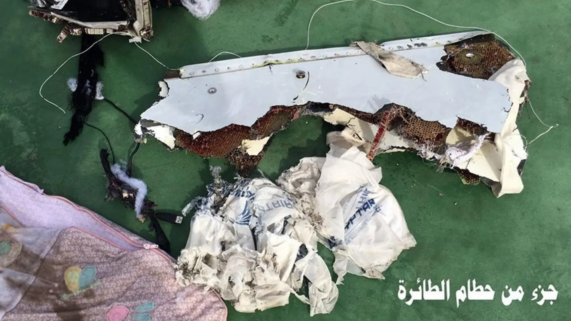 Restos del avión de EgyptAir rescatados