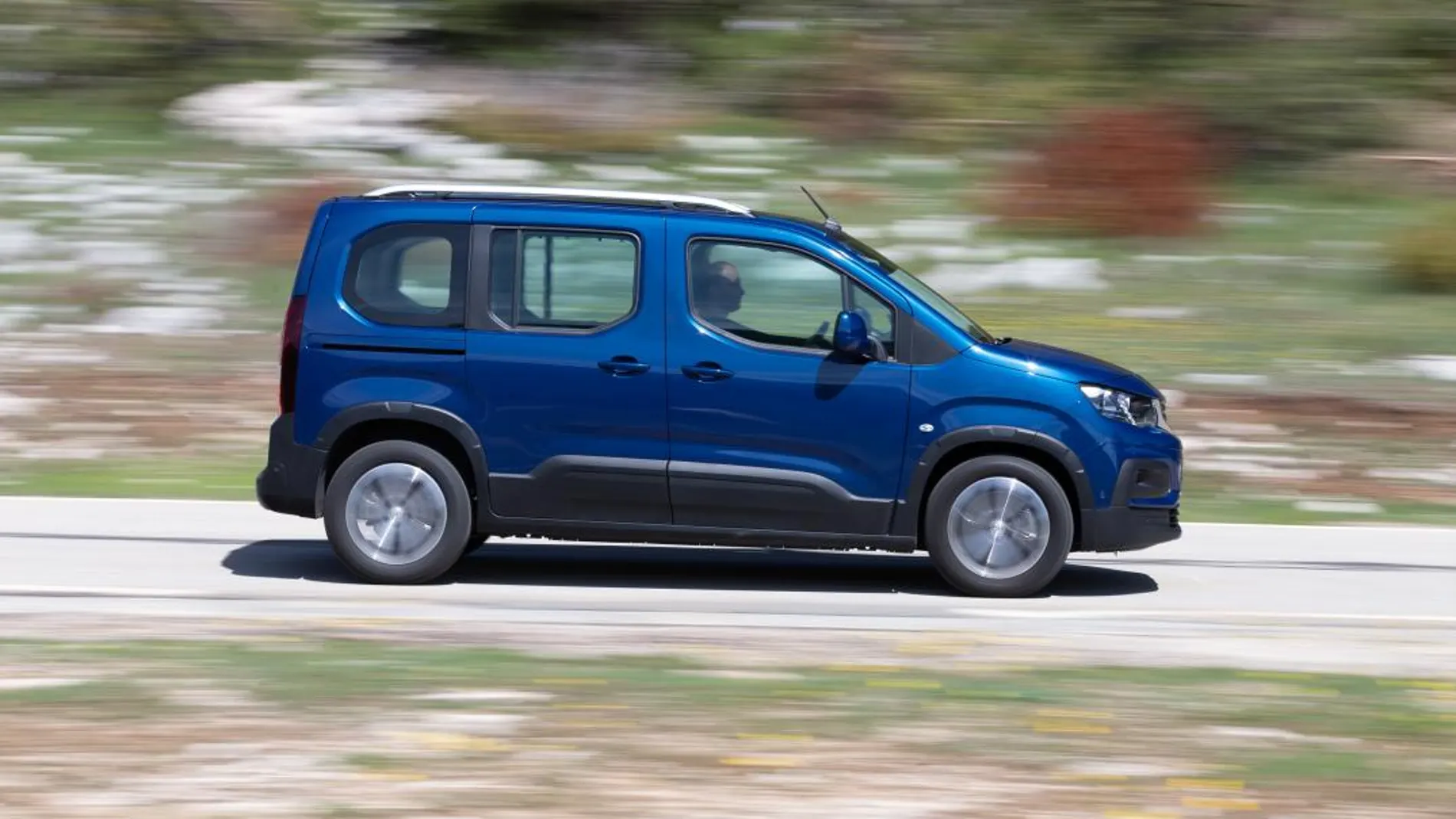 Nuevo Peugeot Rifter: Fiabilidad y elegancia para todos los usos y terrenos