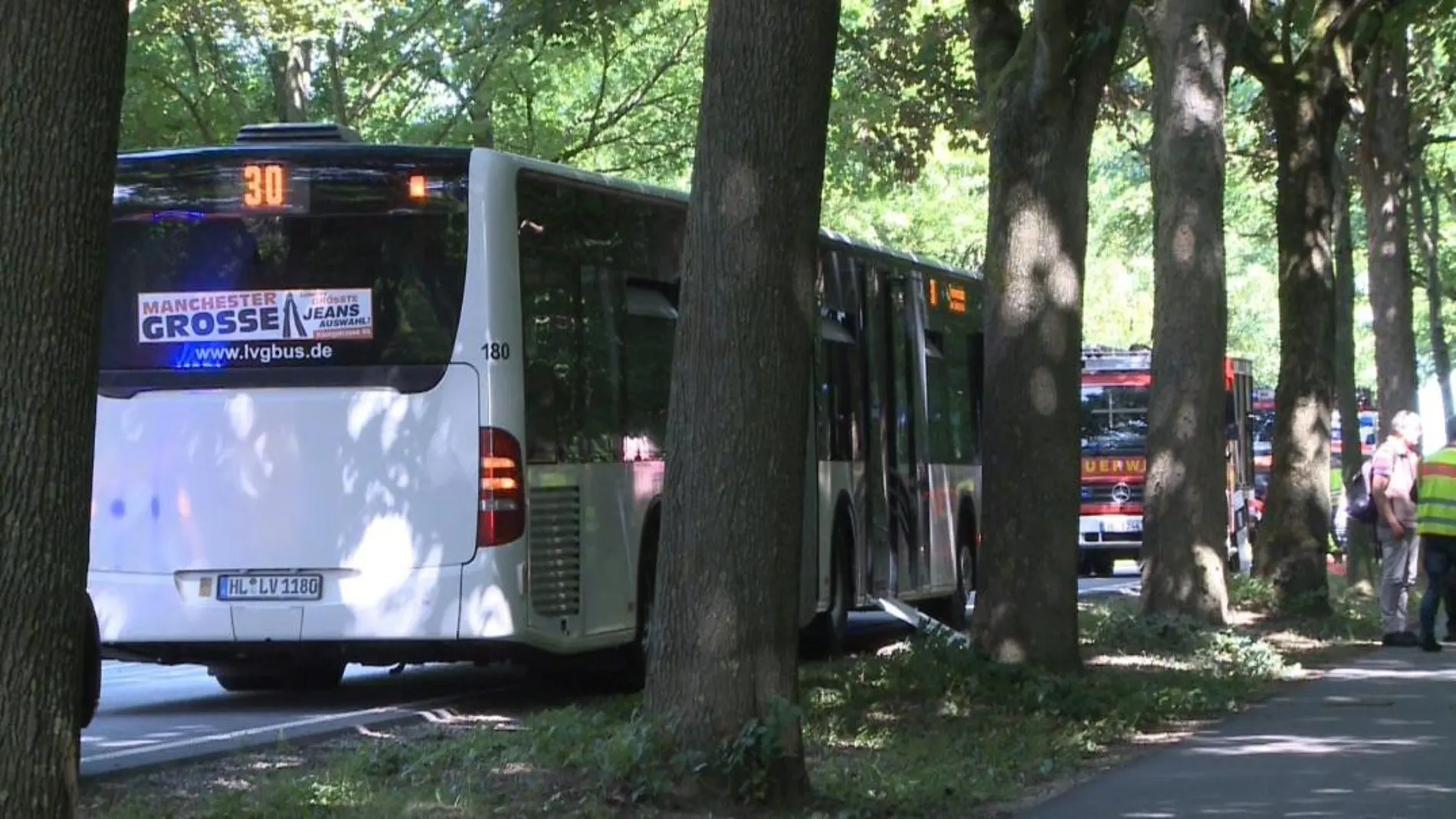Imagen del autobús en el que un hombre armado con un cuchillo atacó a varios pasajeros / Foto: Ap