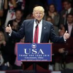 El presidente electo estadounidense, Donald Trump, habla el pasado día 1 de diciembre de 2016, durante el evento USA Thank You Tour 2016, en el US Bank Arena de Cincinati, Ohio