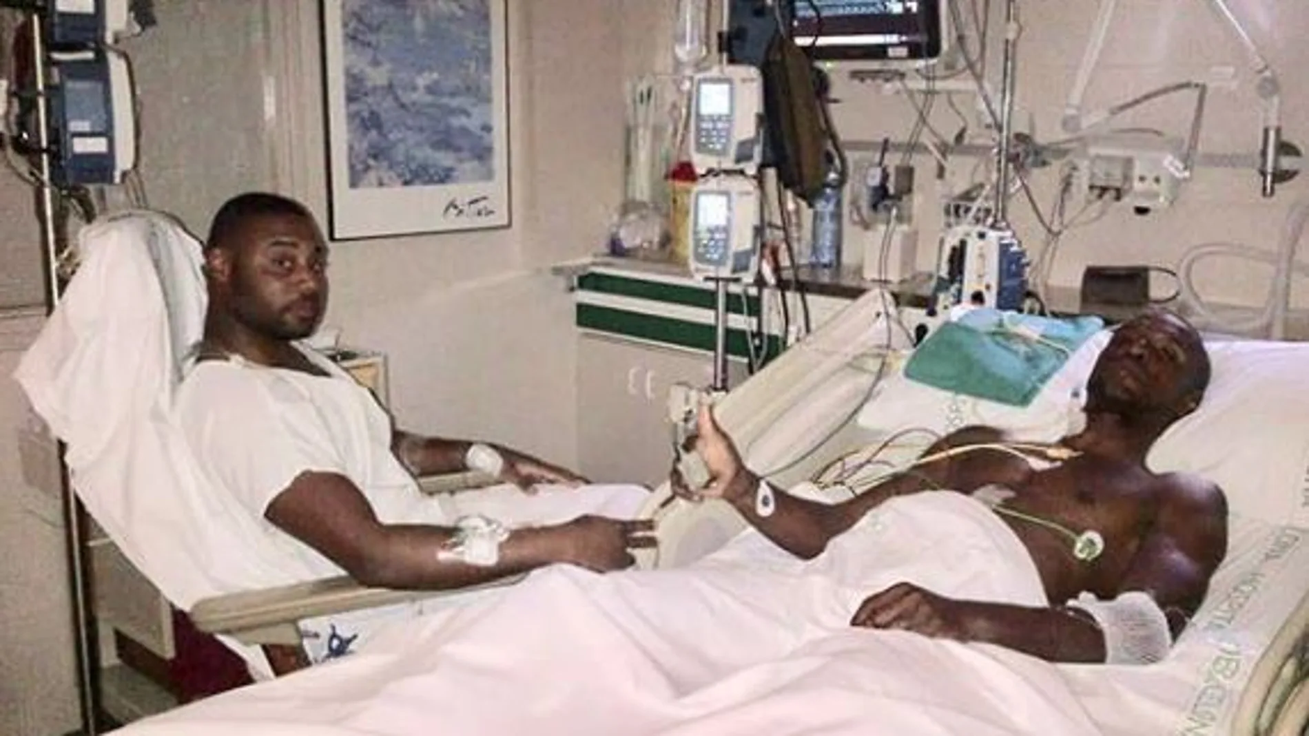 Abidal ha publicado en su cuenta de Instagram una imagen de él con su primo tras el trasplante