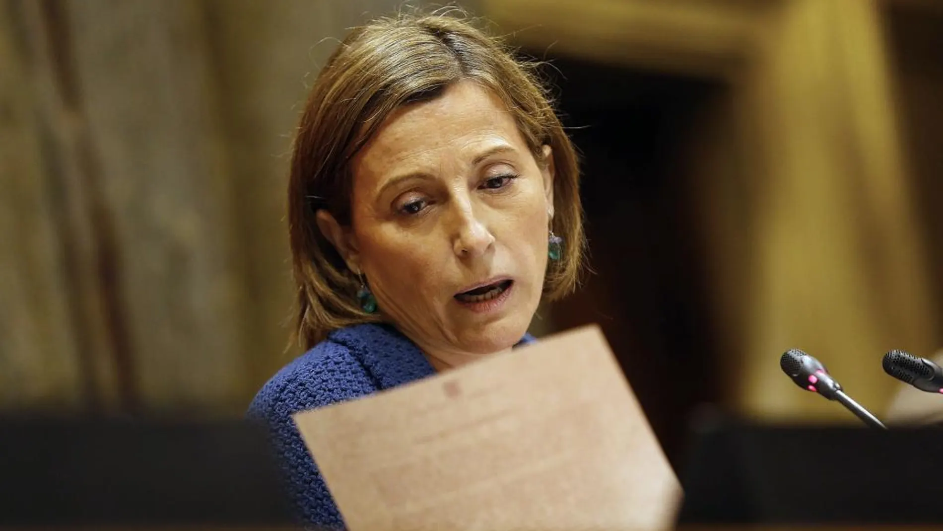 La presidenta del Parlamento catalán, Carme Forcadell, ha señalado hoy en la sesión de control al Govern en Barcelona, que el "pleno es soberano"