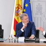 Román Escolano, Íñigo Fernández de Vigo y Cristóbal Montoro presentaron ayer los Presupuestos Generales del Estado para 2018