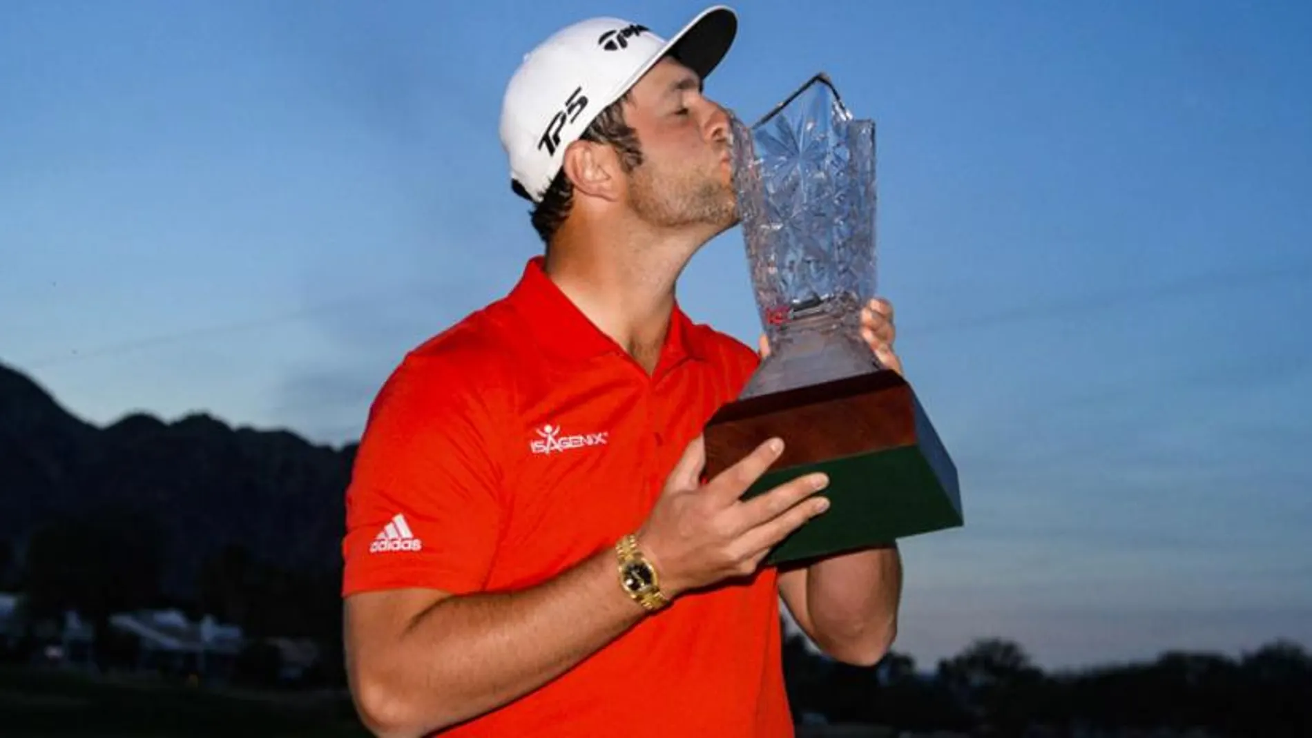 Jon Rahm, con el trofeo del CareerBuilder Challenge