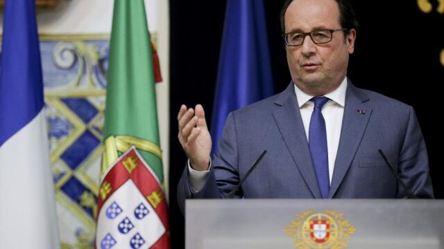 François Hollande ofrece una rueda de prensa durante su visita a Lisboa.