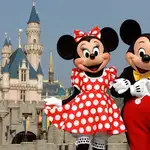 Mickey Mouse junto a Minnie, la famosa pareja de ratones de Disney
