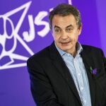 José Luis Rodríguez Zapatero, durante el acto en el que ha recibido el "Premio Violeta"de las Juventudes Socialistas de España (JSE).