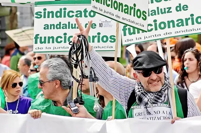 El SAF avisa: «mirará con lupa» si se «regalan» puestos en la Junta de Andalucía