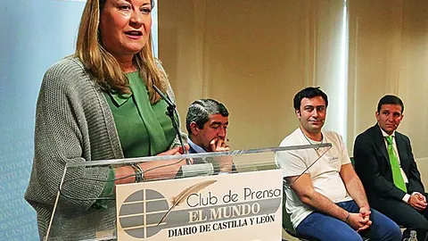 Pilar del Olmo durante su intervención en el foro de El Mundo