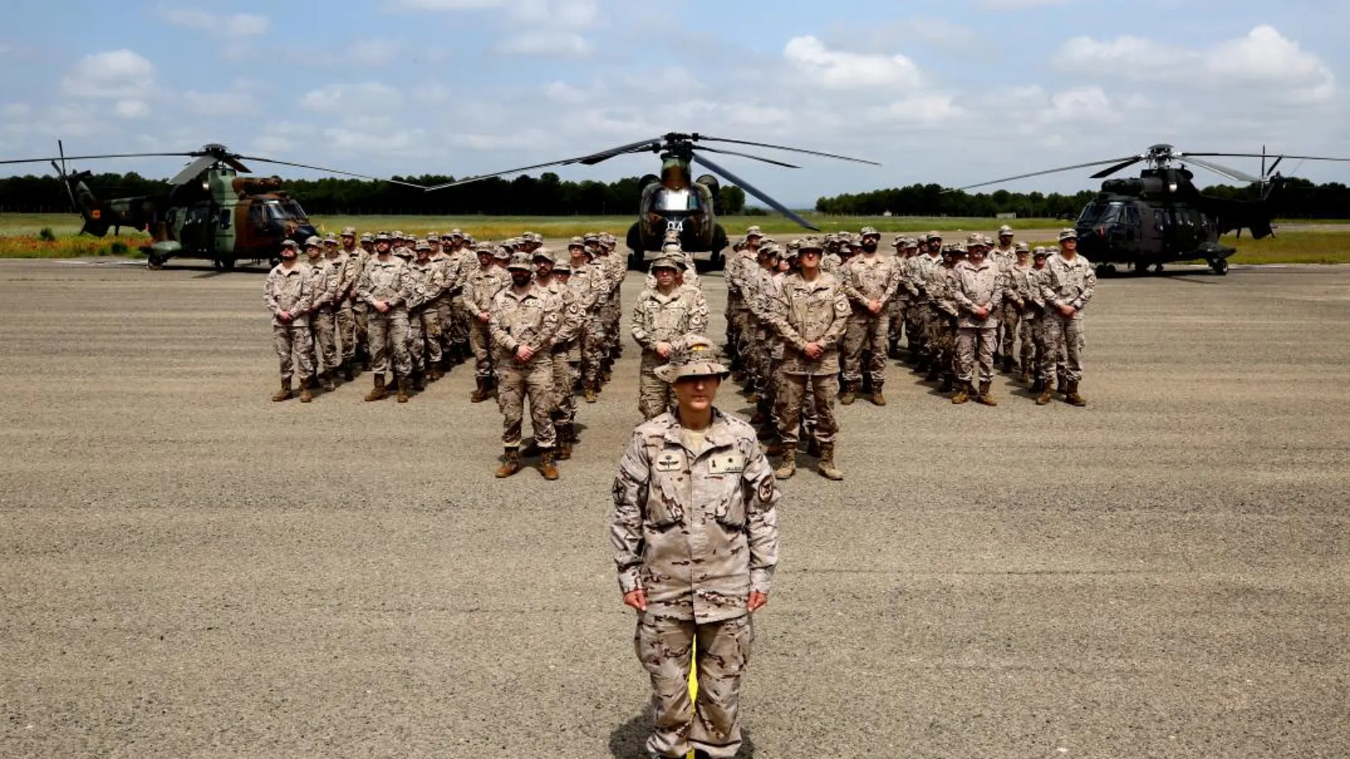 Batallón de helicópteros Bhelma IV (Sevilla) y 75 militares
