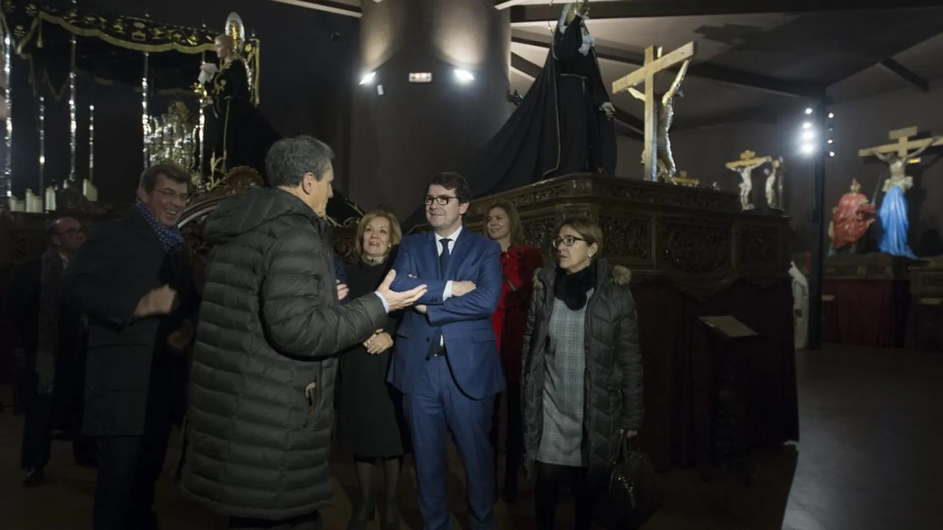 El Presidente del Partido Popular de Castilla y León, Alfonso Fernández Mañueco, visita el Museo de la Junta Pro Semana Santa de Zamora en compañía del presidente provincial del PP, José María Barrios, la de la Diputación, Mayte Martín, y la de la Junta, Isabel García