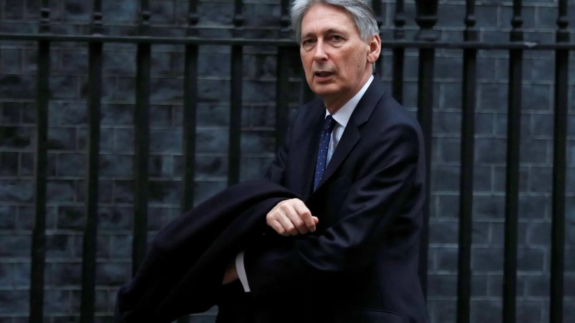 El responsable del Tesoro, el eurófilo Philip Hammond, el pasado día 9 a su llegada a Downing Street