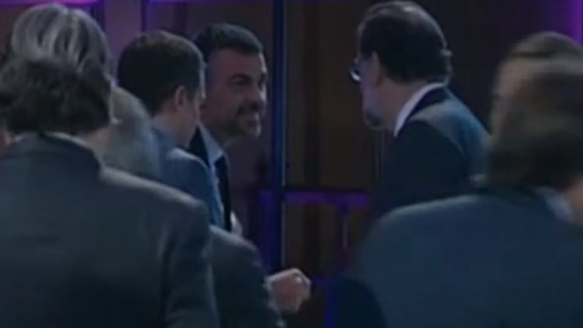 El saludo de Santi Vila a Rajoy