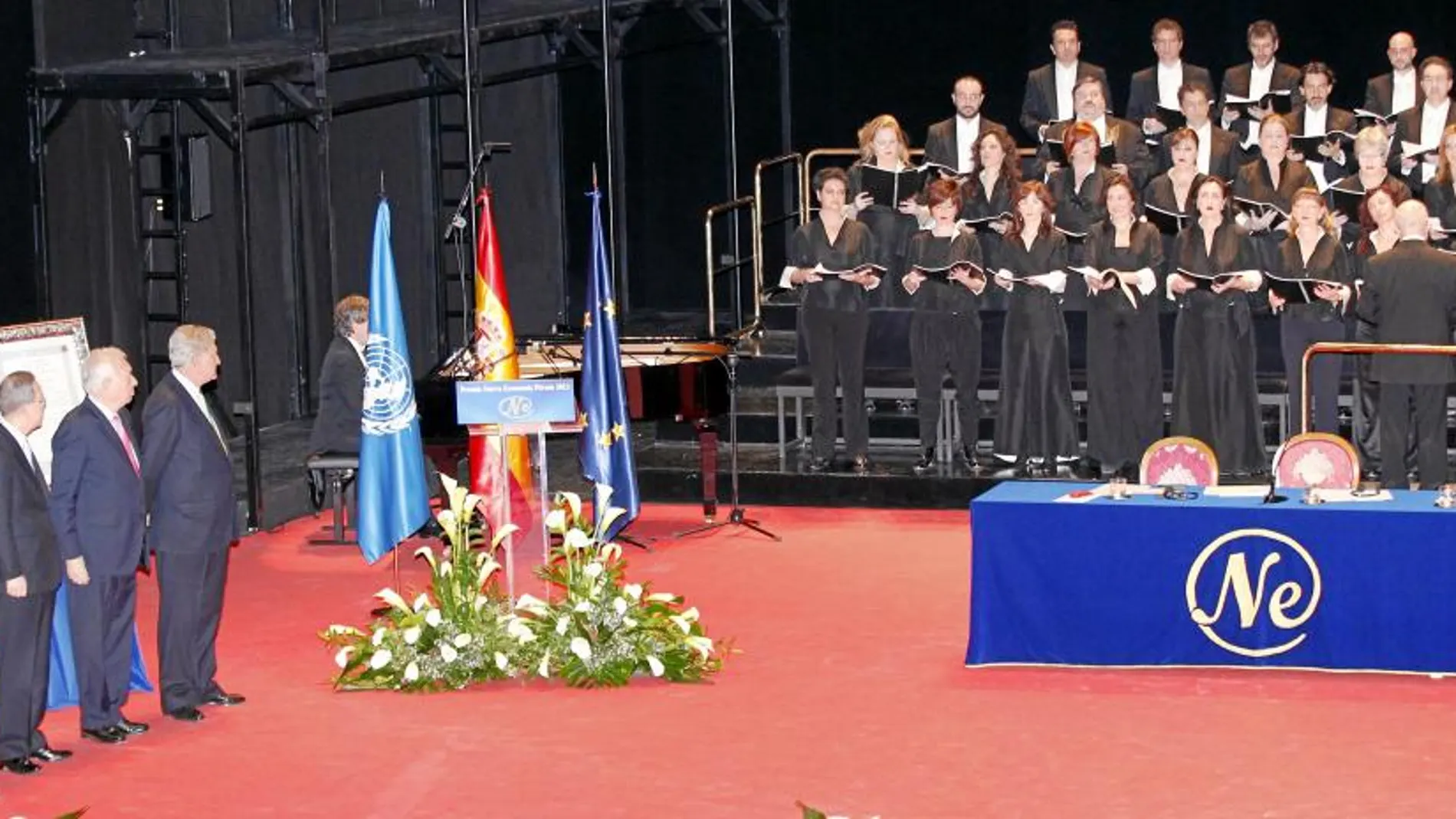 José Luis Rodríguez, el secretario general de la ONU, Ban Ki-Moon, José Manuel García Margallo y Jesús Posada escuchan al Coro de RTVE interpretar el Himno de Europa