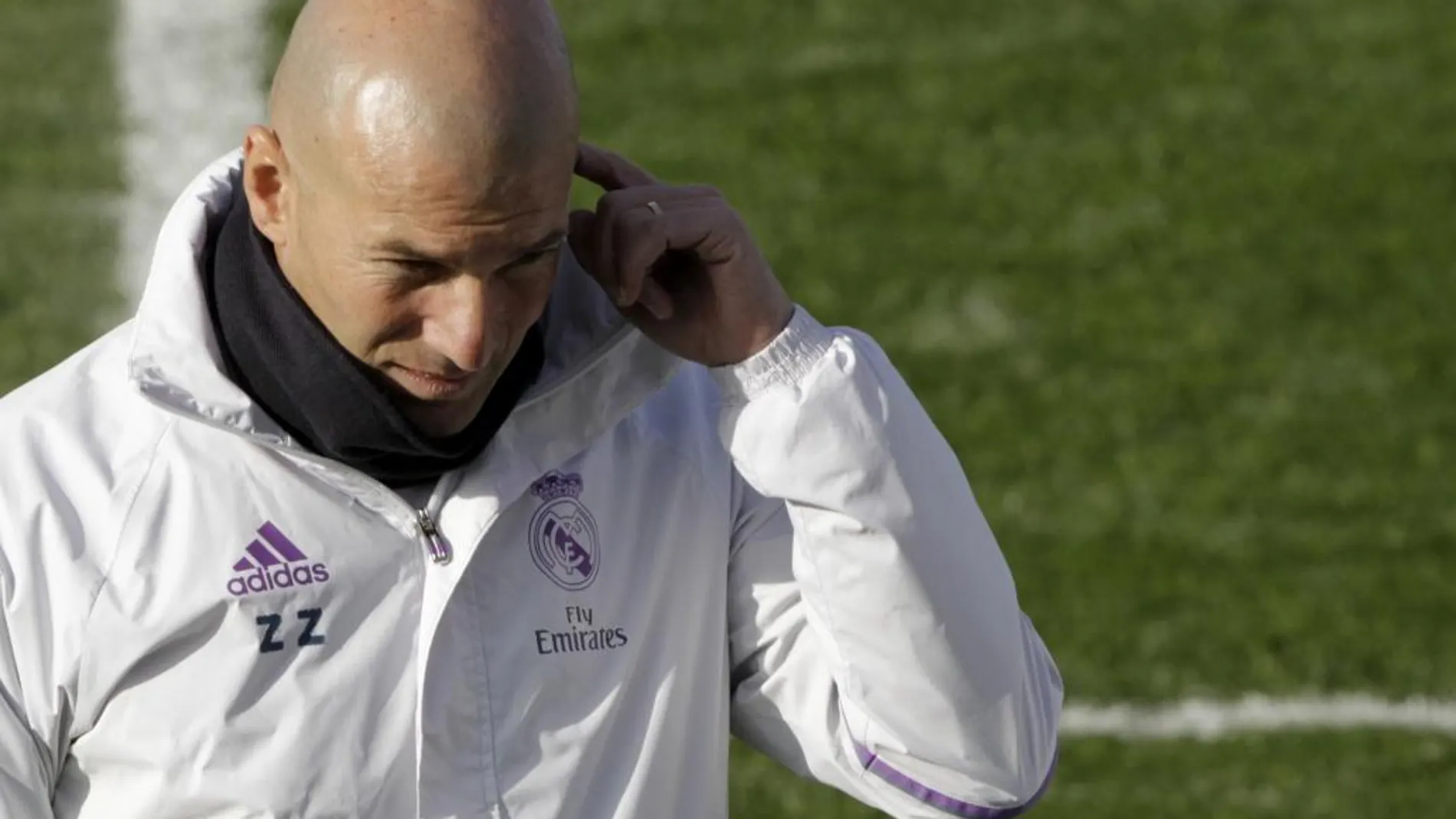 Zinedine Zidane durante el entrenamiento del equipo esta mañana en la Ciudad Deportiva de Valdebebas