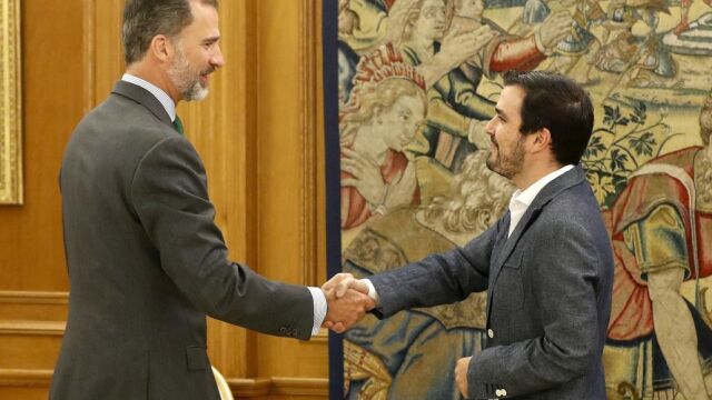 El Rey Felipe VI recibe al coordinador federal de IU, Alberto Garzón, hoy en el Palacio de la Zarzuela