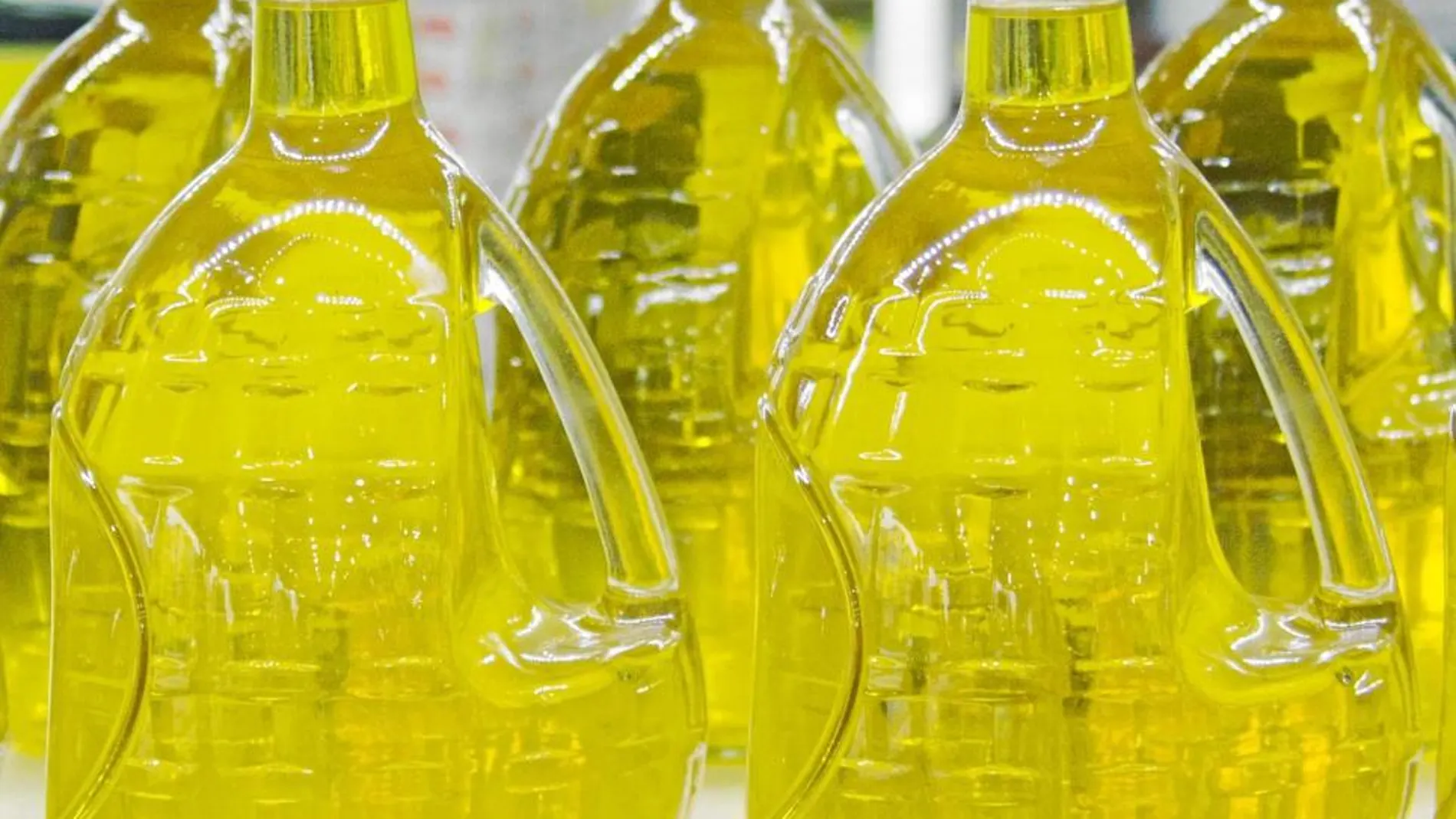 El aceite de oliva se hunde un 30%