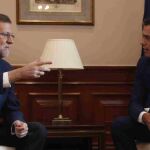 Reunión de Mariano Rajoy y Pedro Sánchez el pasado año.
