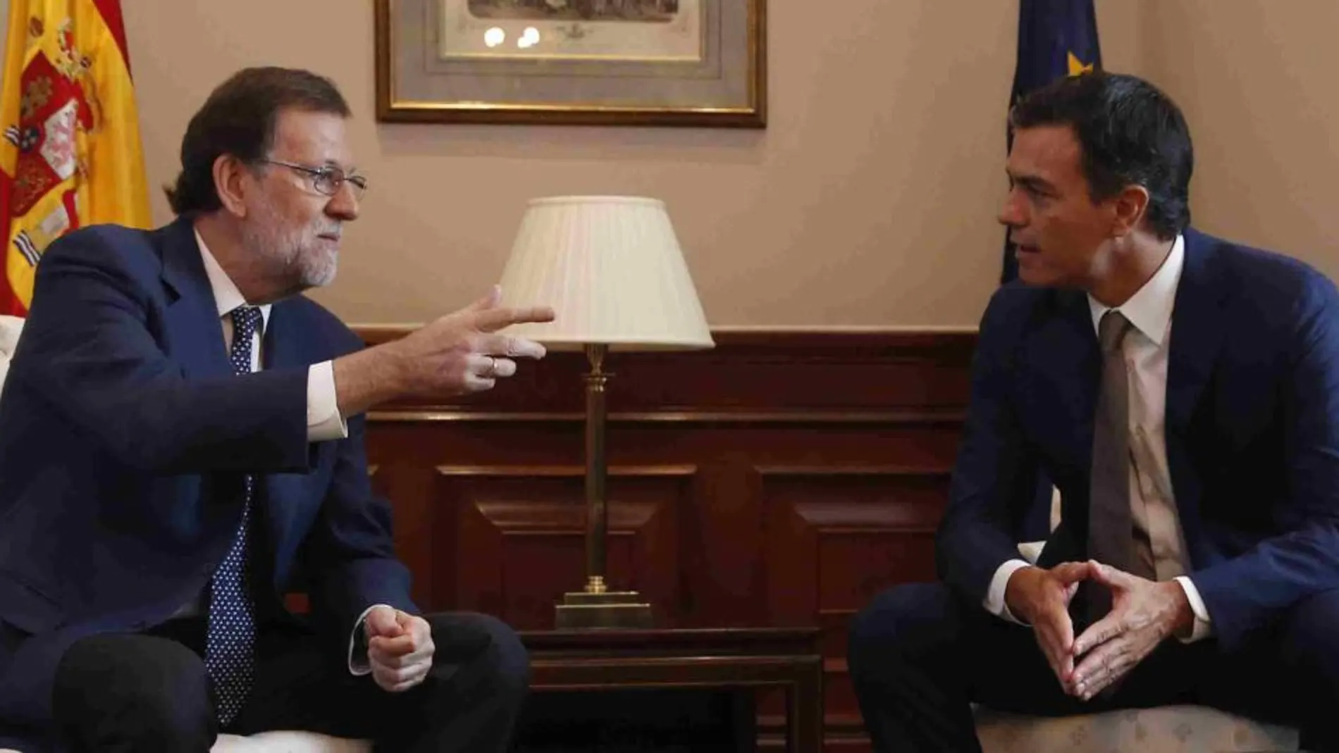 Reunión de Mariano Rajoy y Pedro Sánchez el pasado año.